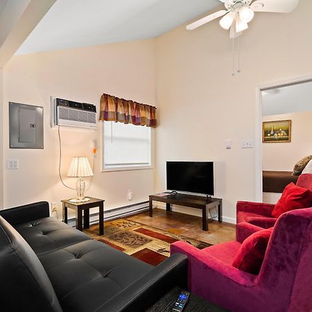 Chardonnay Cottage - Gotl Strip - Cozy & Quaint Geneva エクステリア 写真