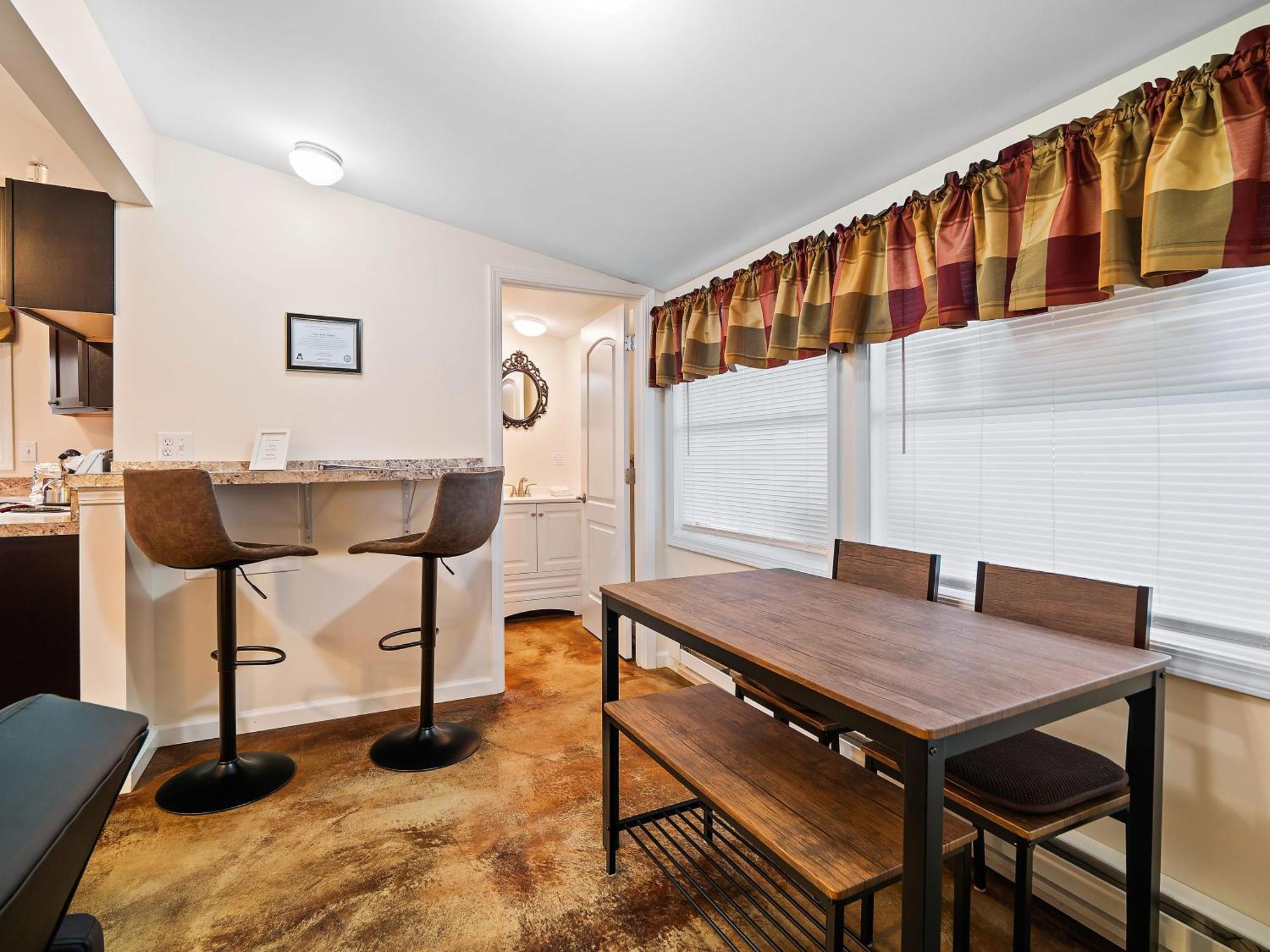 Chardonnay Cottage - Gotl Strip - Cozy & Quaint Geneva エクステリア 写真