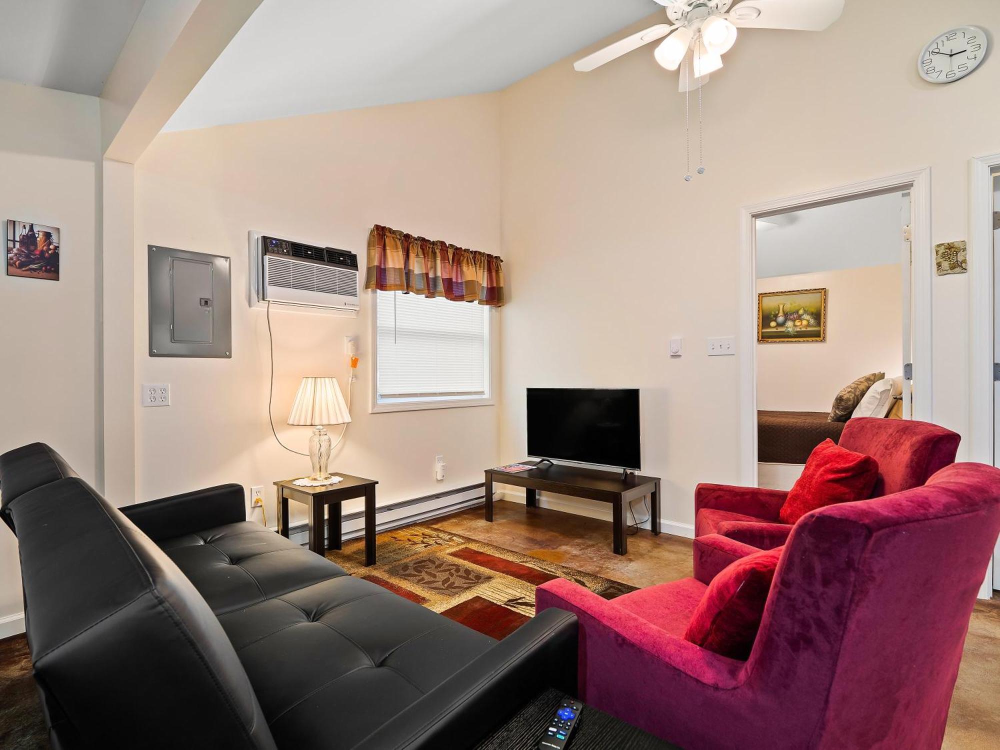 Chardonnay Cottage - Gotl Strip - Cozy & Quaint Geneva エクステリア 写真